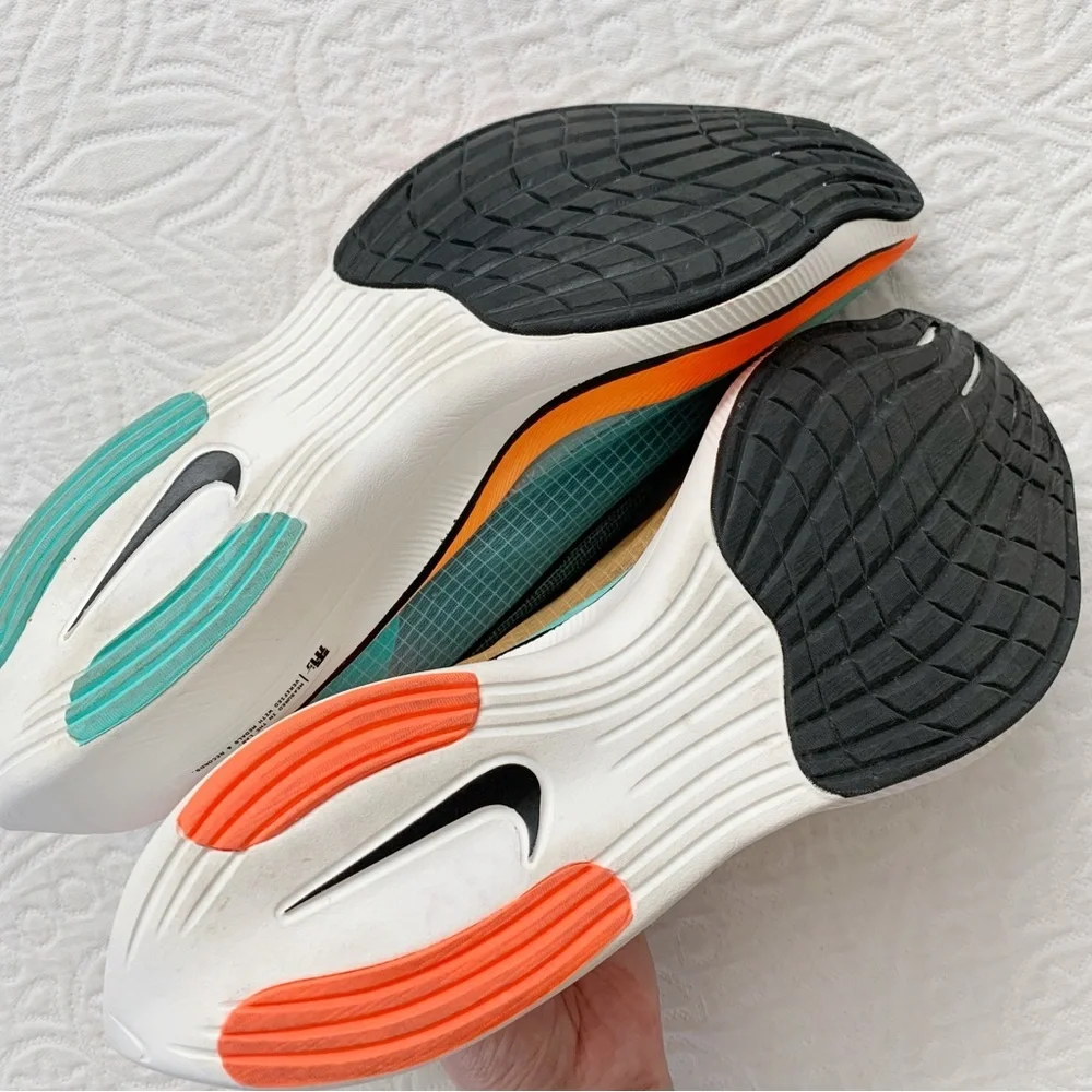 Nike ZoomX Vaporfly Next% Racing Shoes, Ekiden‎ (M's 7, W's 8.5) Sydney Sweeney